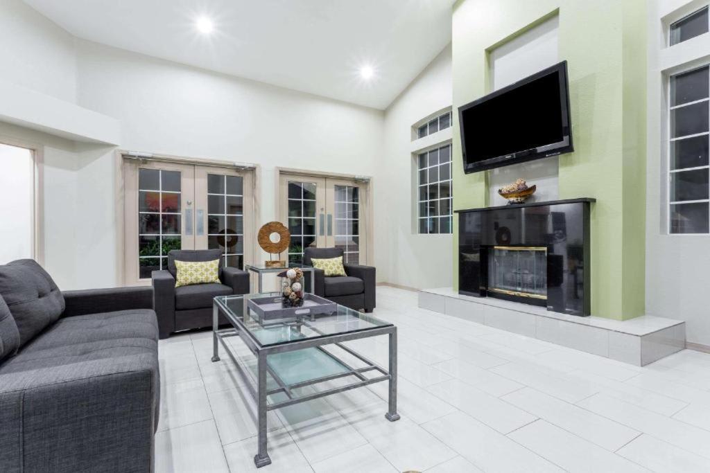 Chandler Perfect Location 1 Bedroom Exterior photo